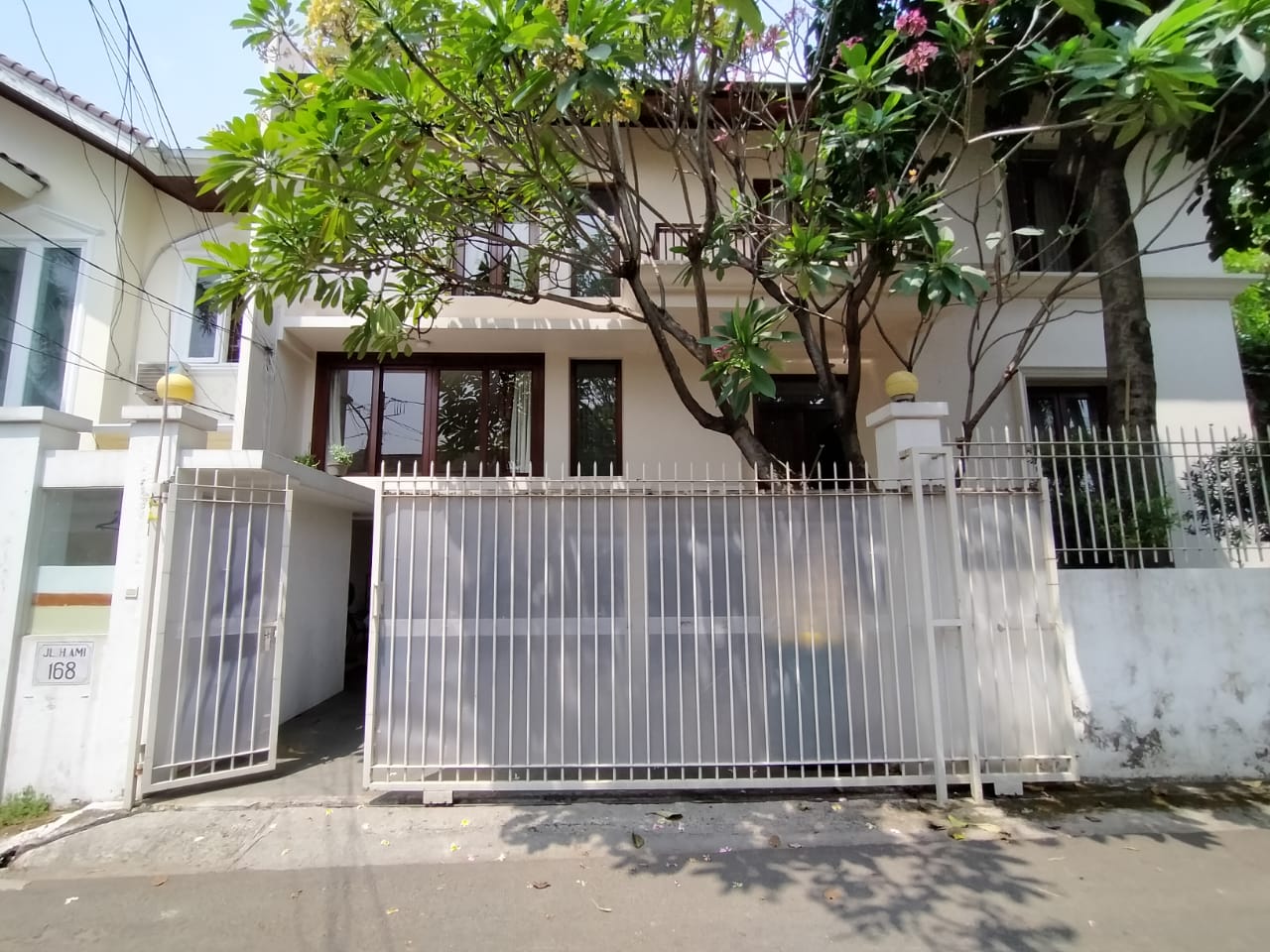 Disewakan Rumah Siap Huni di Cipete Jakarta Selatan Kondisi Semi Furnished